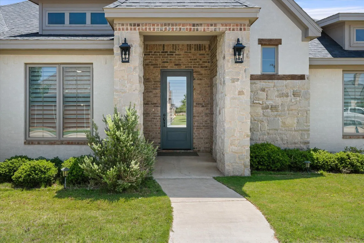 Photo 2 — 11801 Louisville Avenue, Lubbock, TX 79423
