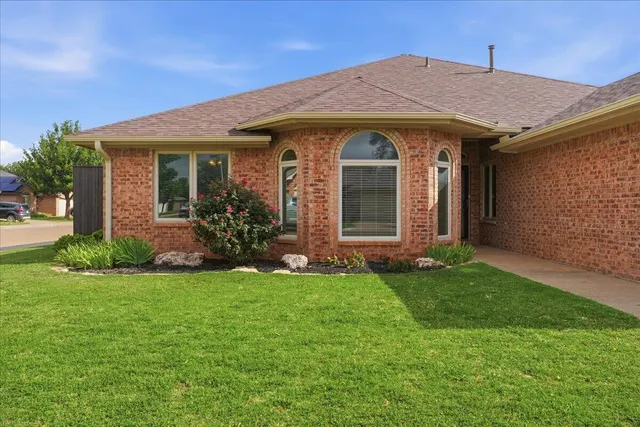 Photo 3 — 5620 100th Street, Lubbock, TX 79424