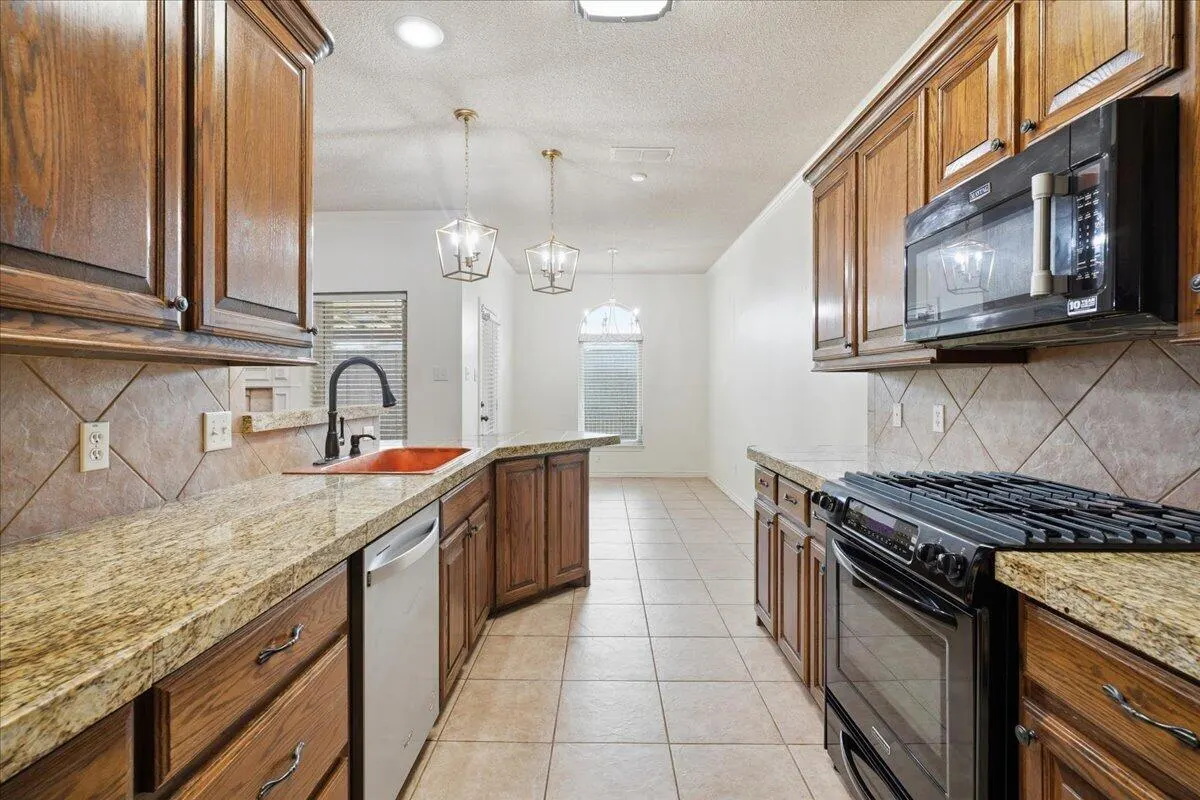 Photo 12 — 5620 100th Street, Lubbock, TX 79424