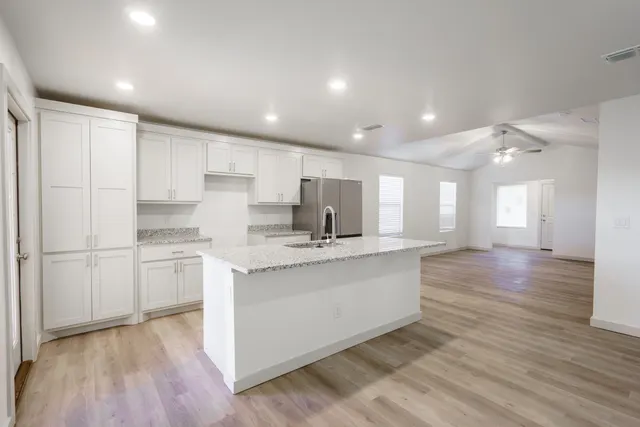 Photo 6 — 3620 E 3rd Street, Lubbock, TX 79403