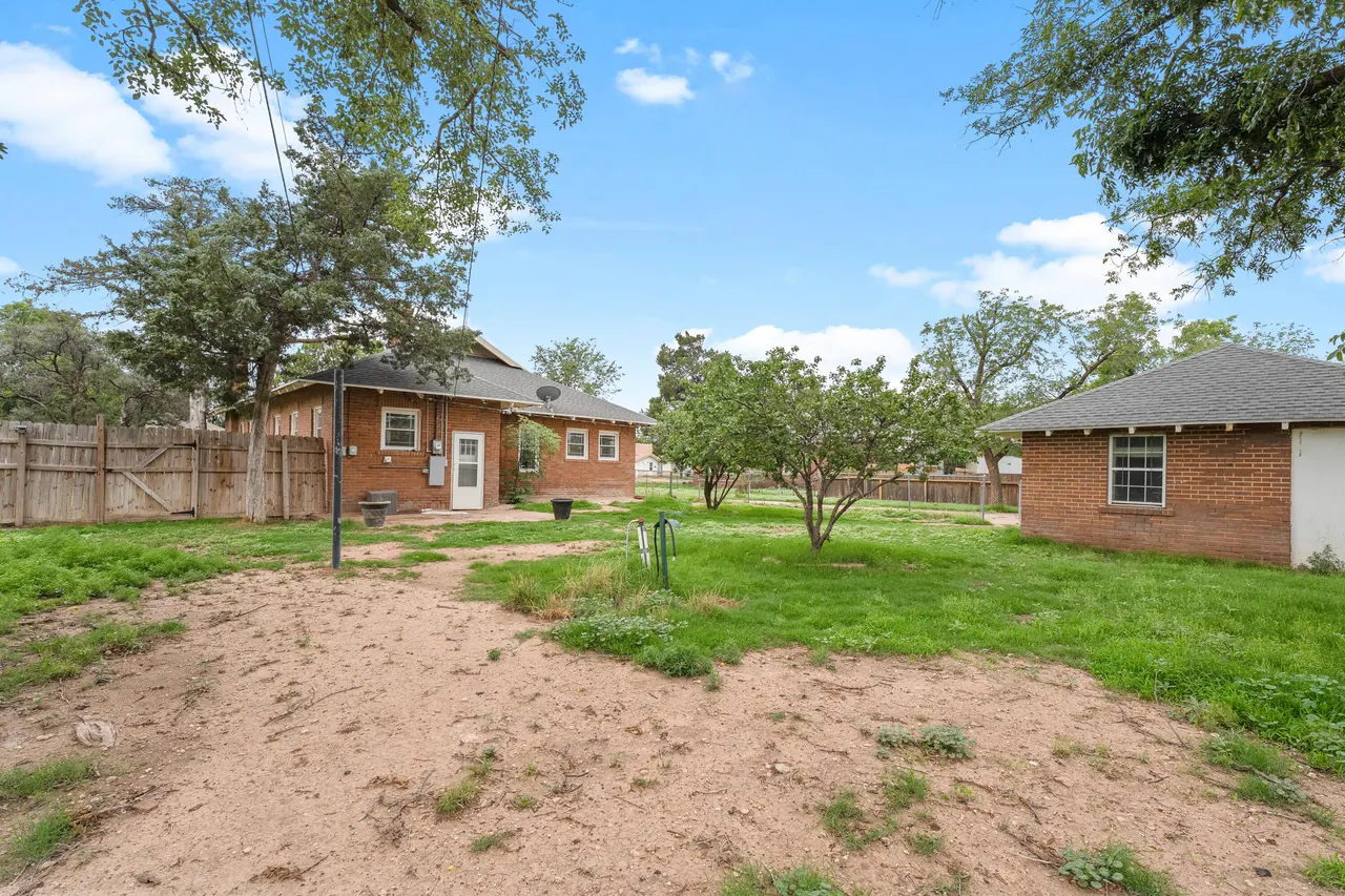 Photo 23 — 500 W Garza Street, Slaton, TX 79364