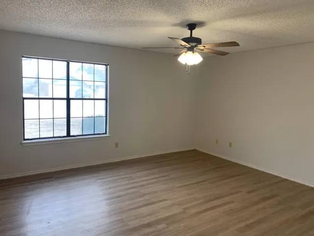 Photo 6 — 408 Ironton Avenue, Lubbock, TX 79416
