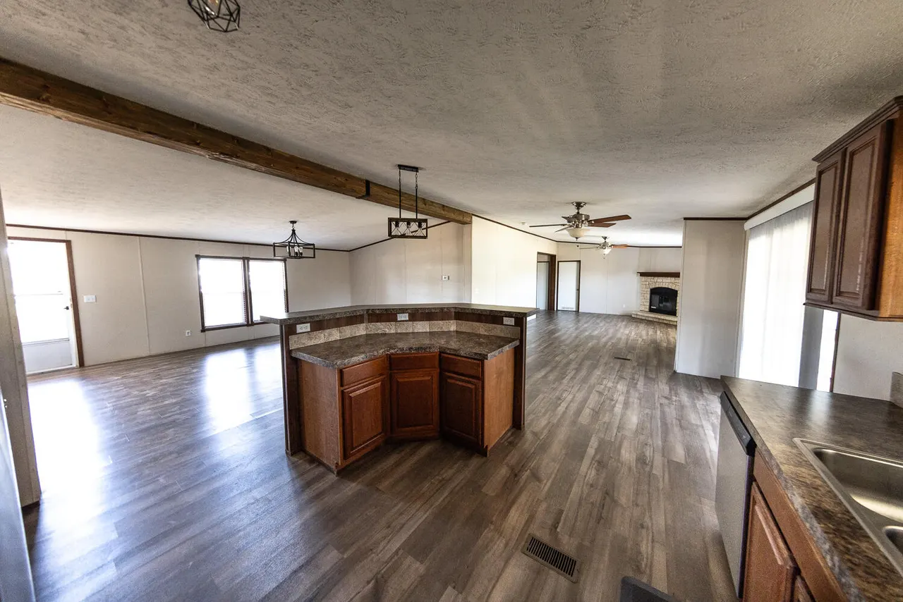 Photo 4 — 9918 N Chester Avenue, Lubbock, TX 79415