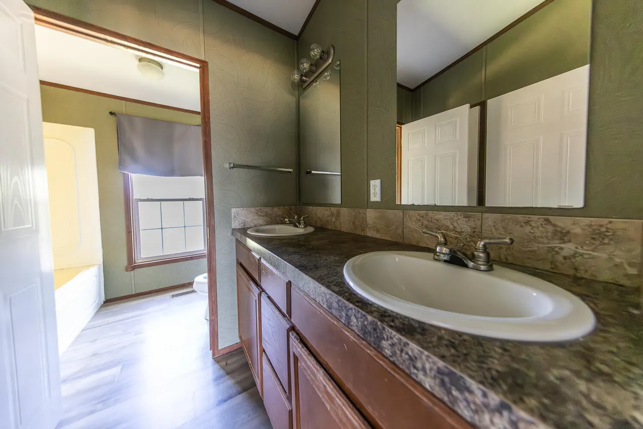 Photo 10 — 9918 N Chester Avenue, Lubbock, TX 79415