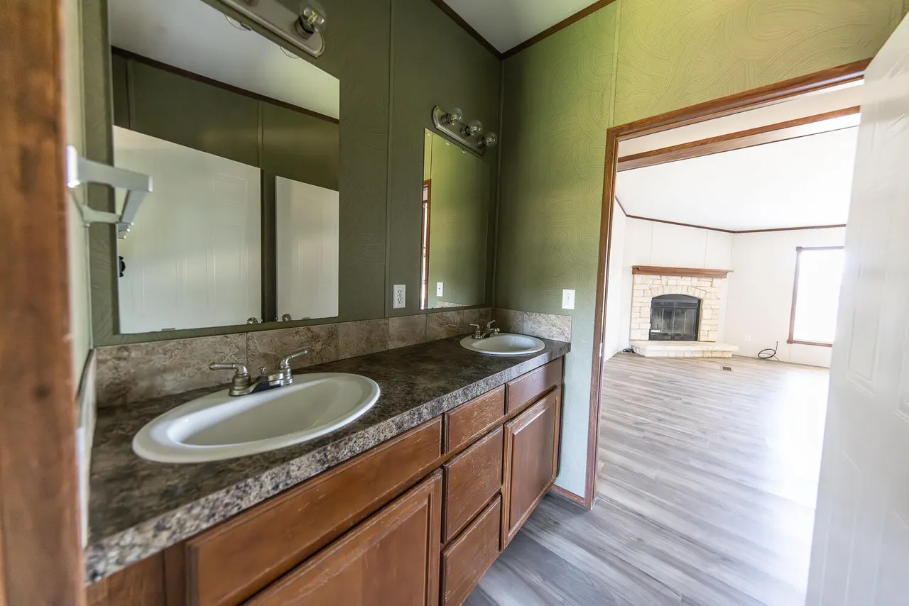 Photo 11 — 9918 N Chester Avenue, Lubbock, TX 79415