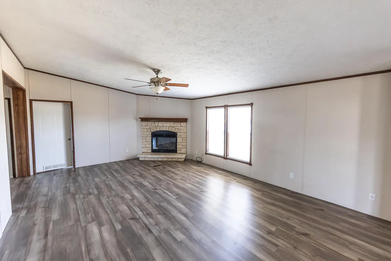 Photo 14 — 9918 N Chester Avenue, Lubbock, TX 79415