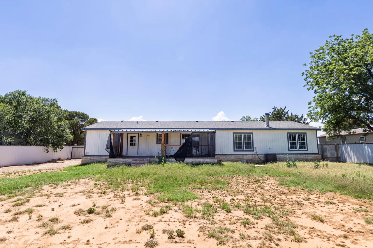 Photo 15 — 9918 N Chester Avenue, Lubbock, TX 79415