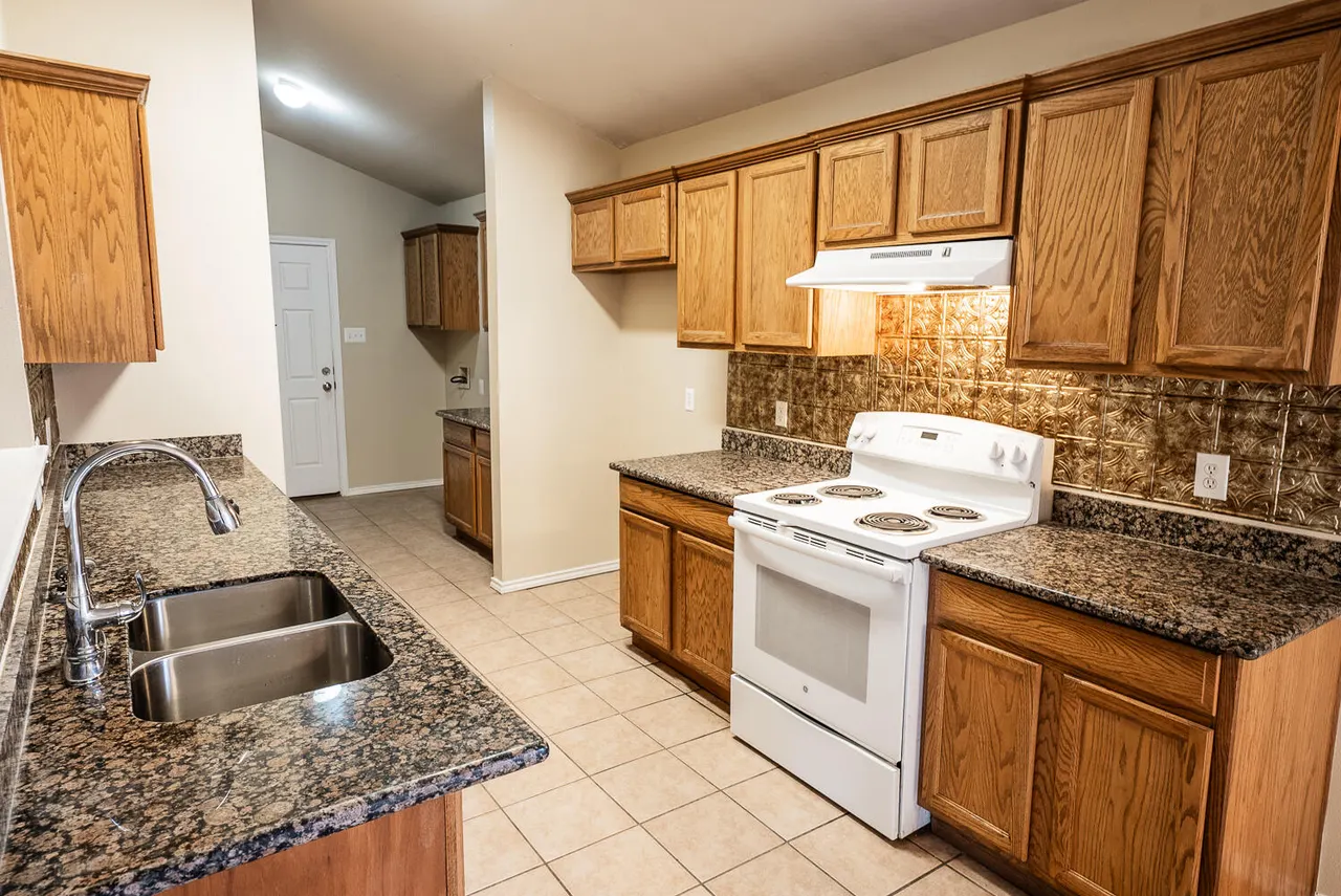 Photo 3 — 6717 89th Street, Lubbock, TX 79424