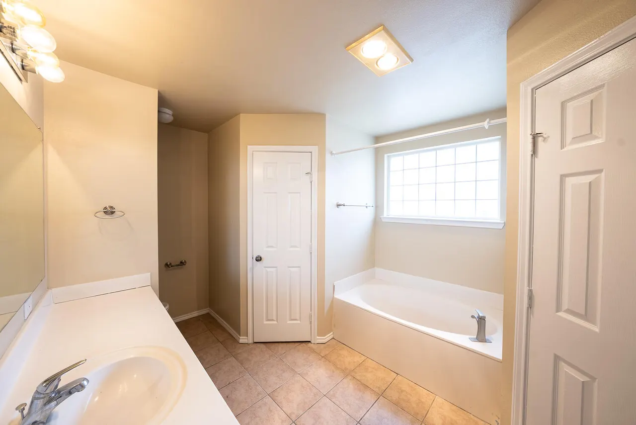 Photo 11 — 6717 89th Street, Lubbock, TX 79424