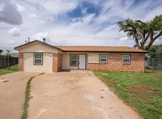Sold home at 2621 E Baylor Street