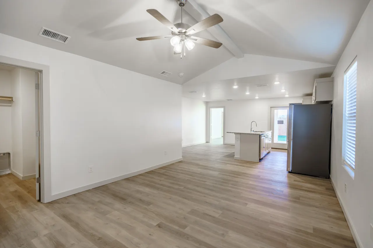 Photo 2 — 313 51st Street, Lubbock, TX 79404