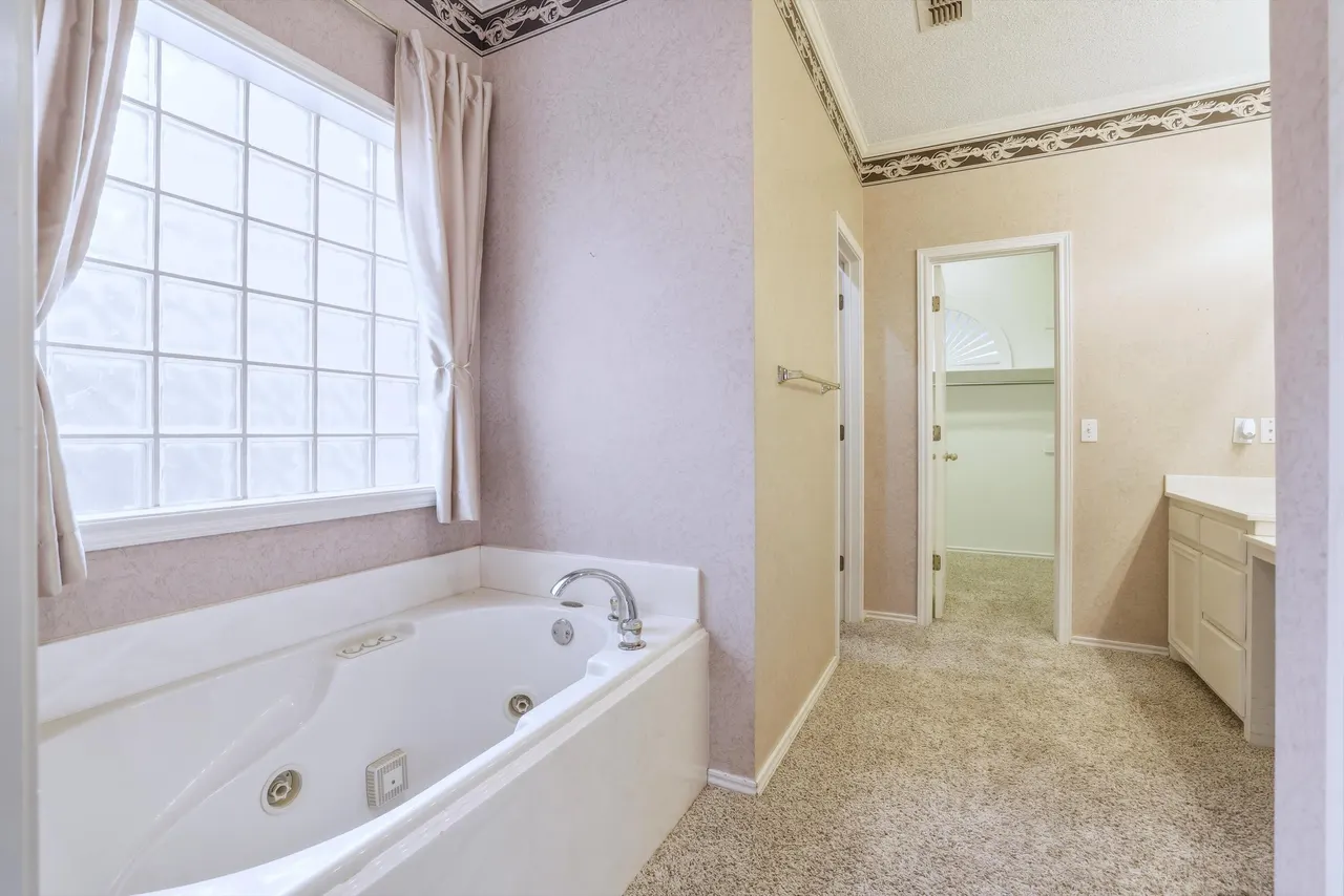 Photo 13 — 5419 70th Street, Lubbock, TX 79424