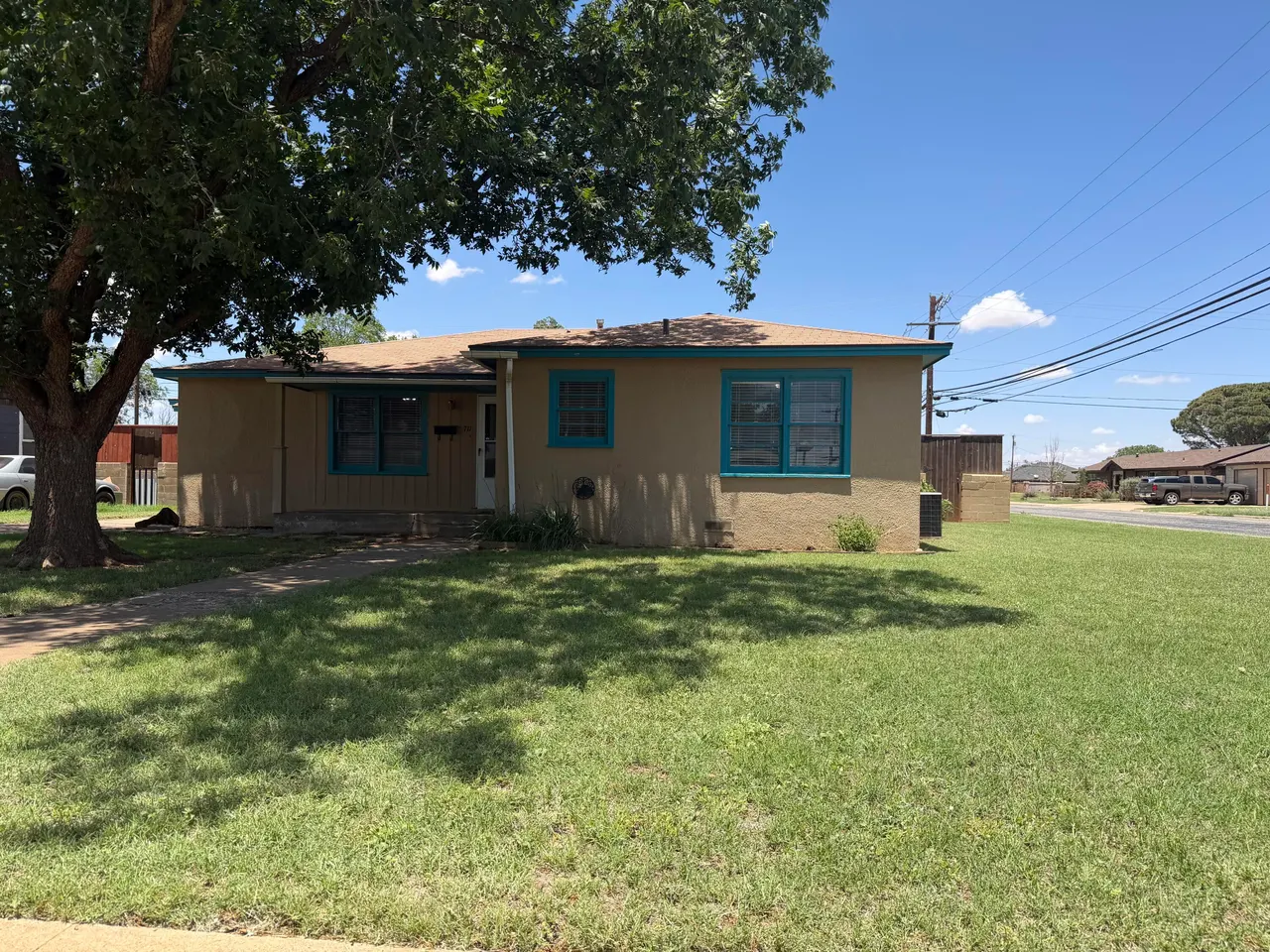 Photo 3 — 711 E Oak Street, Brownfield, TX 79316