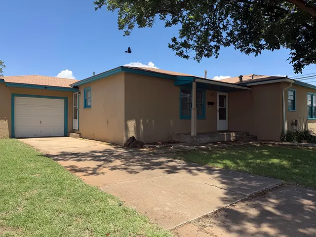 Photo 5 — 711 E Oak Street, Brownfield, TX 79316