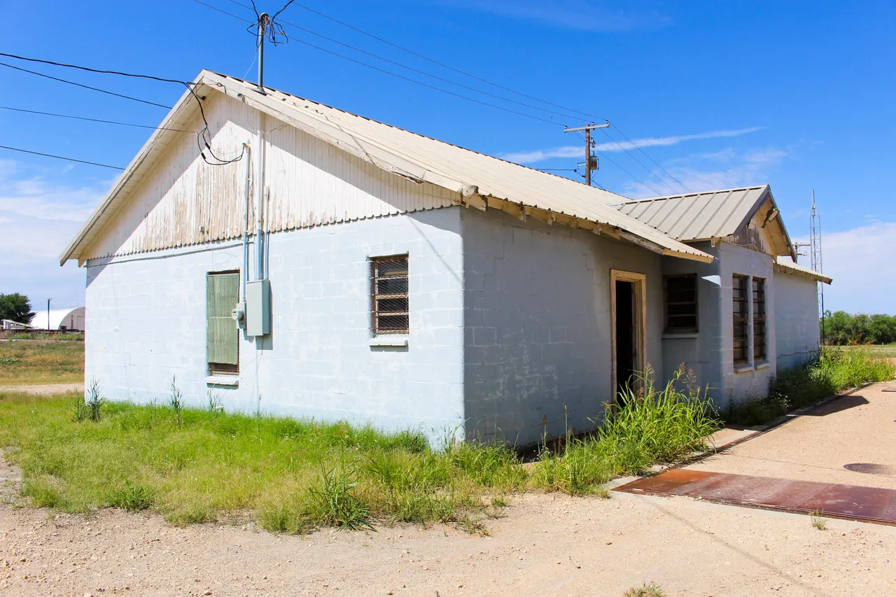 Photo 25 — 214 W Bryan Avenue, Loraine, TX 79532