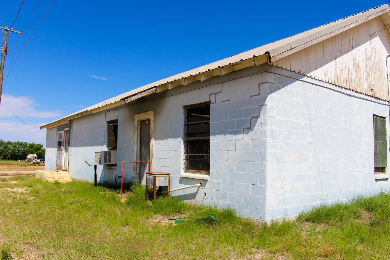 Photo 27 — 214 W Bryan Avenue, Loraine, TX 79532