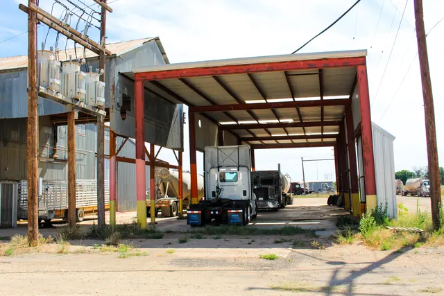 Photo 2 — 214 W Bryan Avenue, Loraine, TX 79532