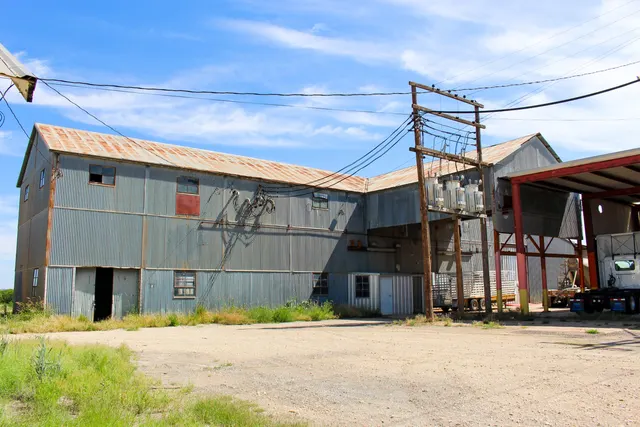 Front exterior — 214 W Bryan Avenue, Loraine, TX 79532