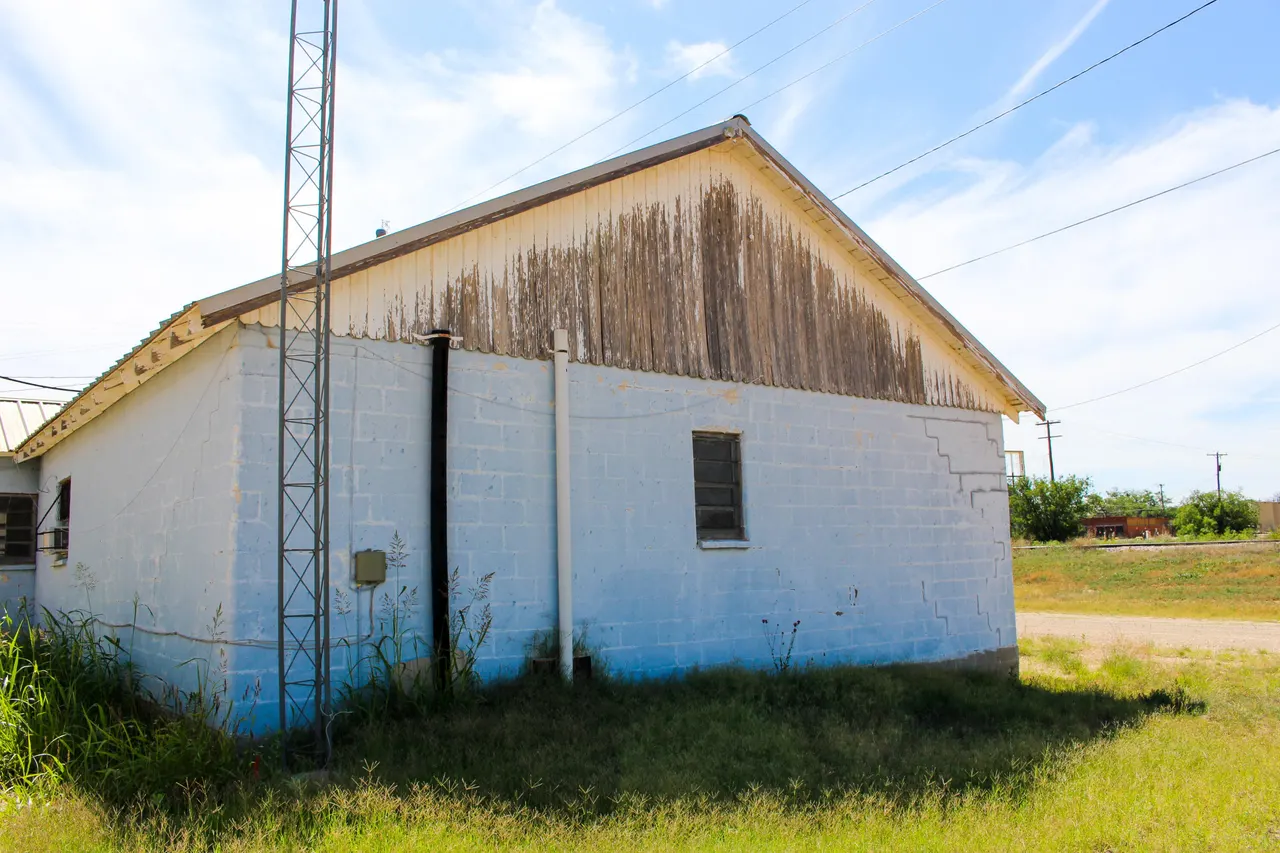 Photo 28 — 214 W Bryan Avenue, Loraine, TX 79532