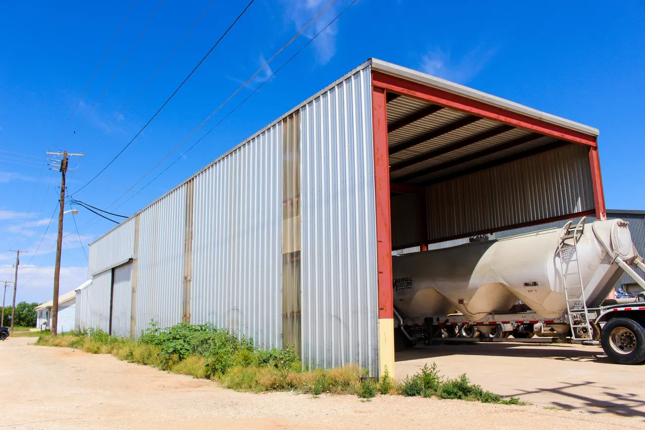 Photo 22 — 214 W Bryan Avenue, Loraine, TX 79532