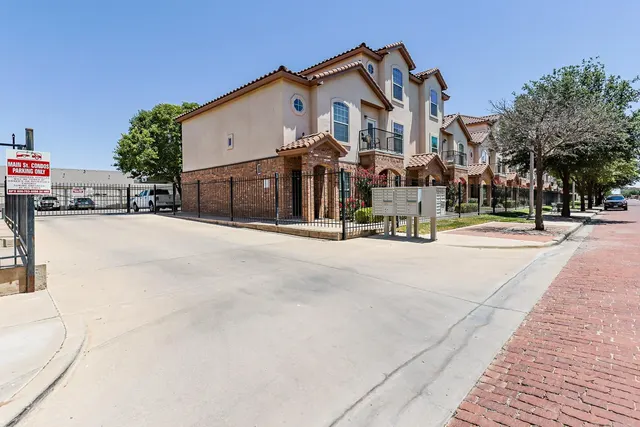 Photo 4 — 2106 Main Street 9, Lubbock, TX 79401