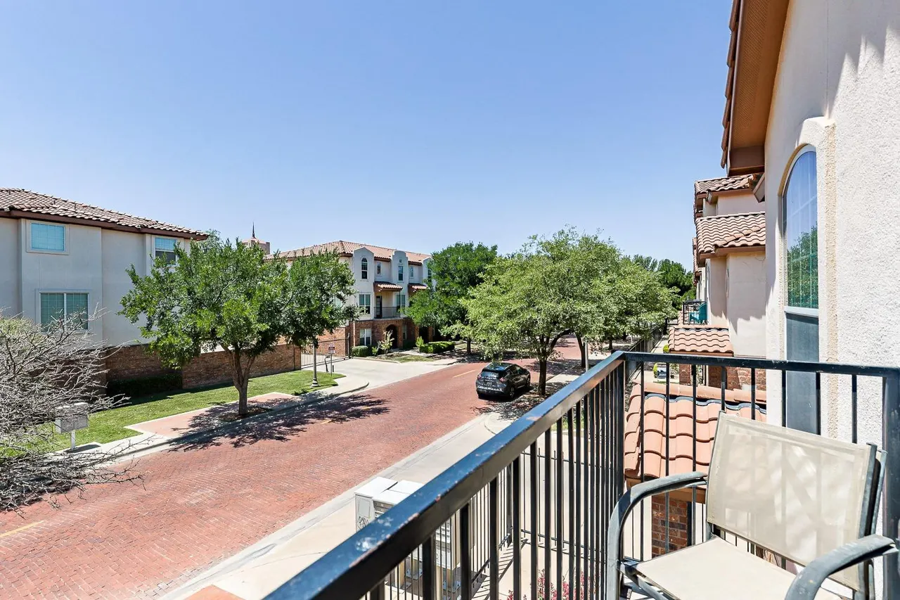 Photo 35 — 2106 Main Street 9, Lubbock, TX 79401