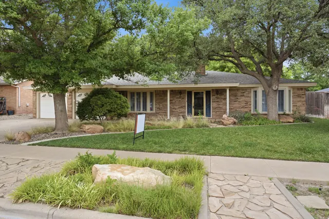 Photo 2 — 3516 92nd Street, Lubbock, TX 79423