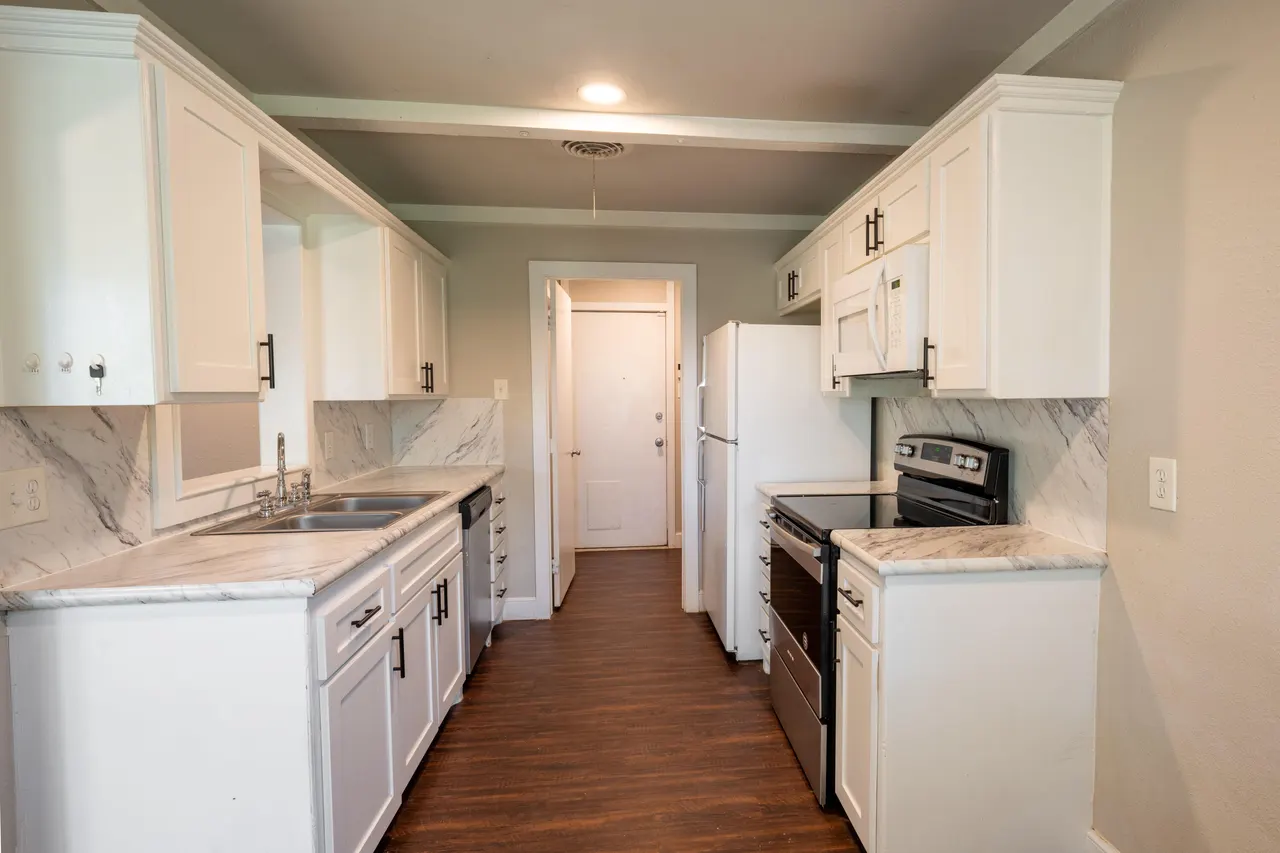 Photo 10 — 4404 59th Street, Lubbock, TX 79414