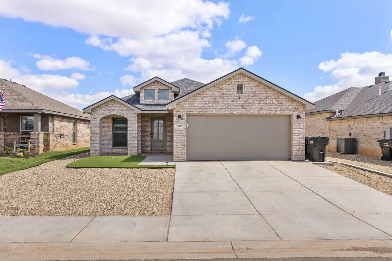Photo 2 — 812 E 32nd Street, Wolfforth, TX 79382