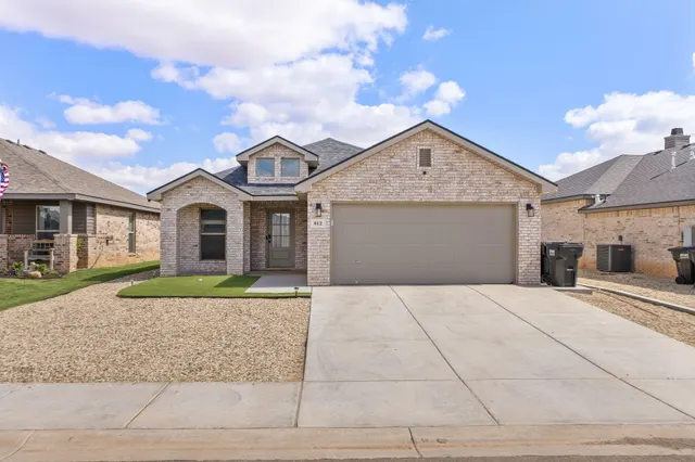 Photo 2 — 812 E 32nd Street, Wolfforth, TX 79382