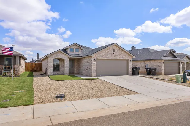 Photo 3 — 812 E 32nd Street, Wolfforth, TX 79382