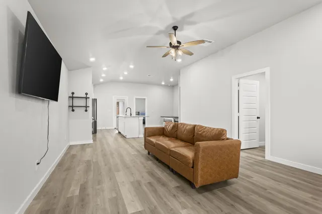 Photo 5 — 812 E 32nd Street, Wolfforth, TX 79382