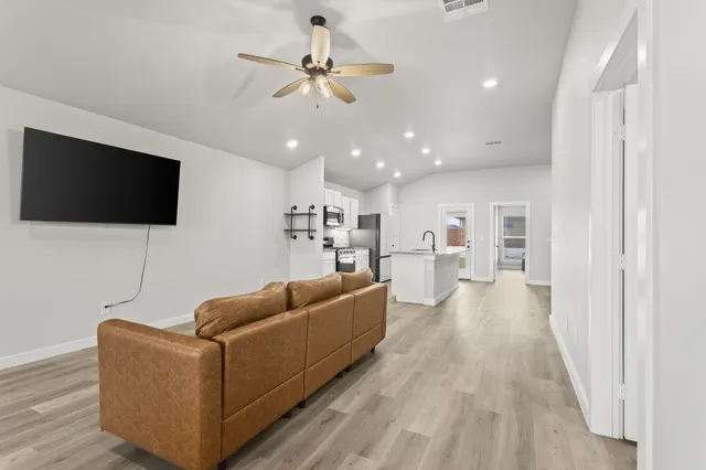 Photo 4 — 812 E 32nd Street, Wolfforth, TX 79382