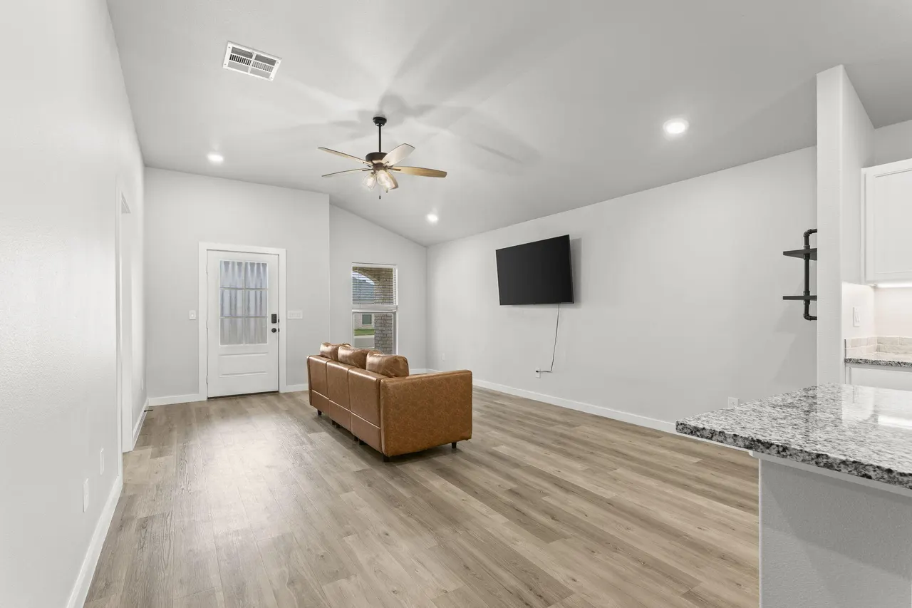 Photo 6 — 812 E 32nd Street, Wolfforth, TX 79382