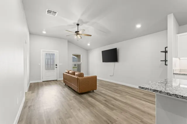Photo 6 — 812 E 32nd Street, Wolfforth, TX 79382