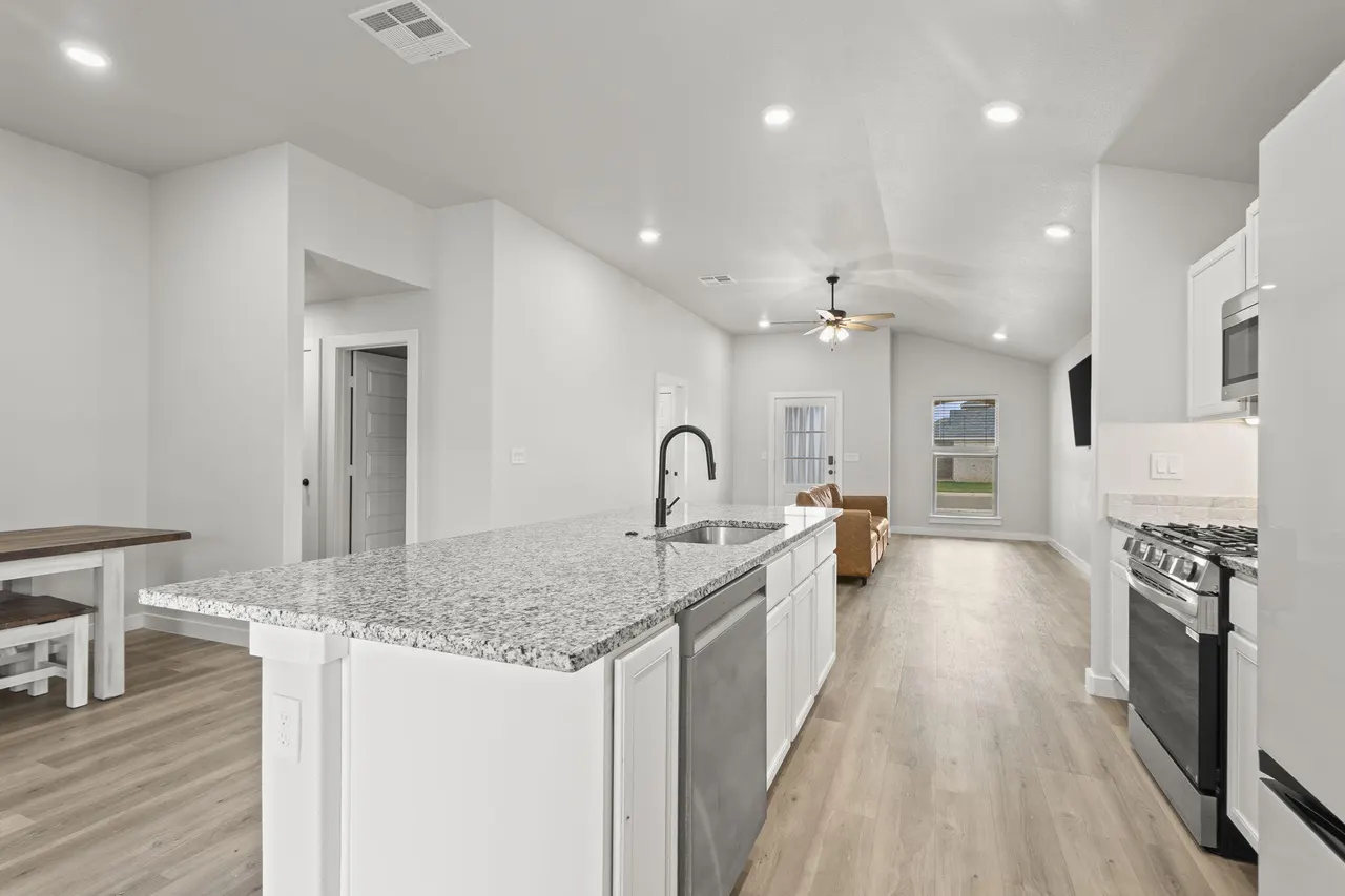 Photo 9 — 812 E 32nd Street, Wolfforth, TX 79382