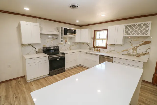 Photo 2 — 610 Boesen Street, Sudan, TX 79371