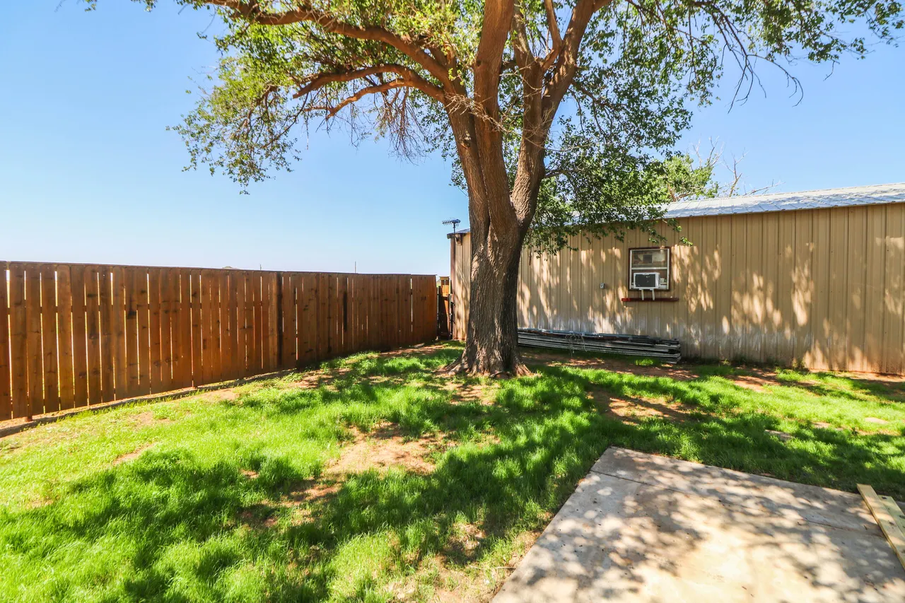 Photo 18 — 610 Boesen Street, Sudan, TX 79371