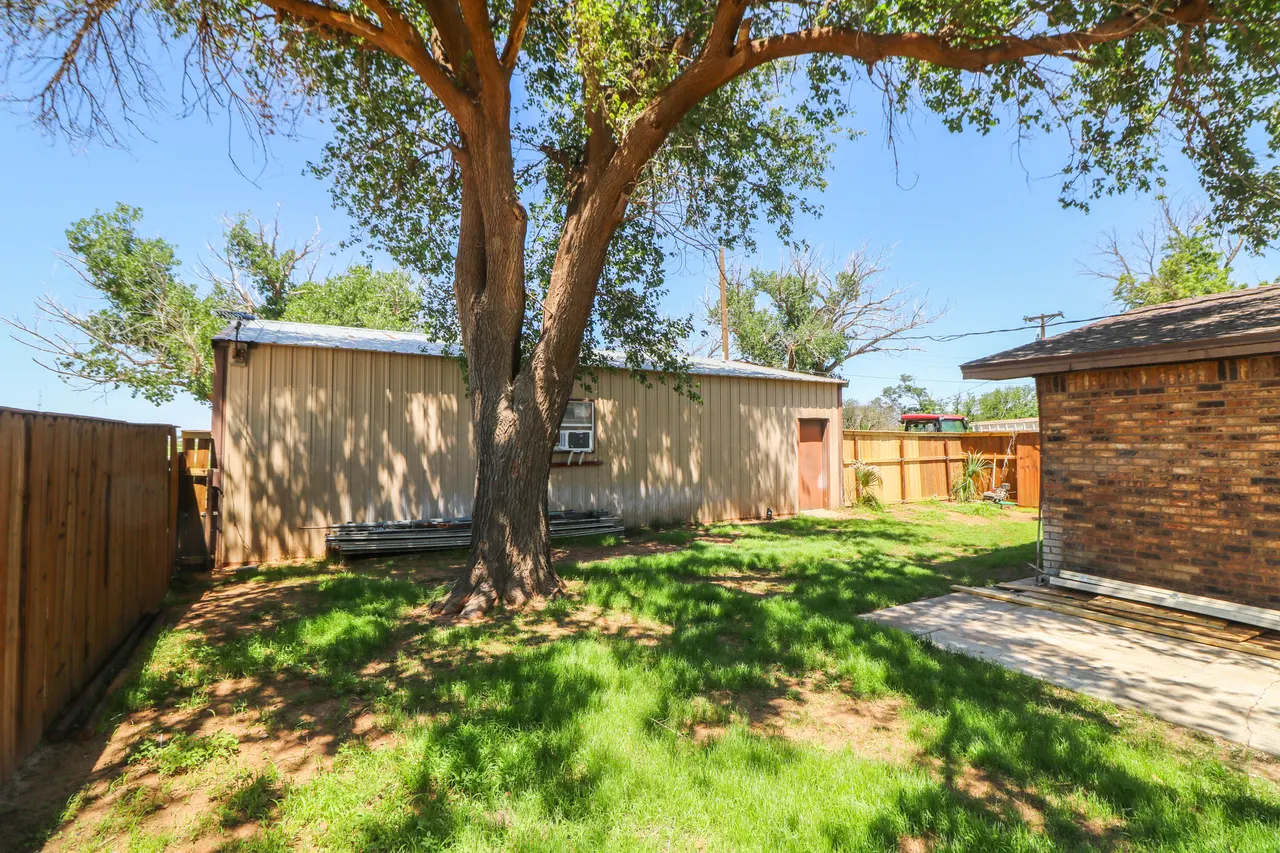 Photo 19 — 610 Boesen Street, Sudan, TX 79371