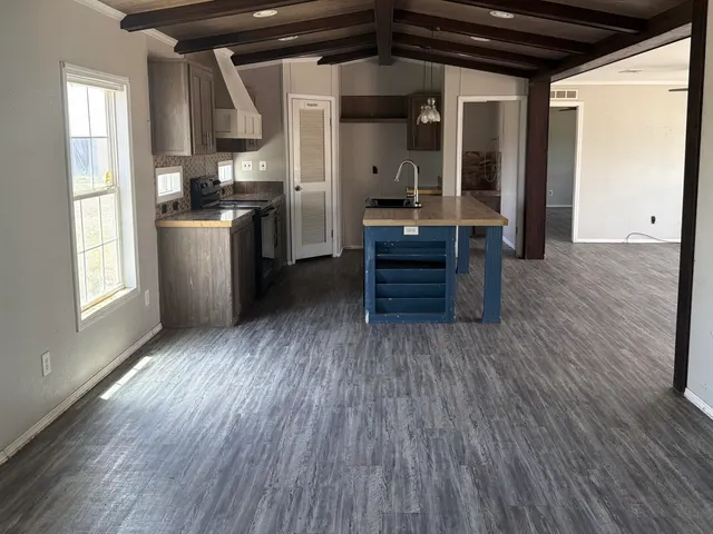Photo 3 — 14321 County Road 1410, Wolfforth, TX 79382