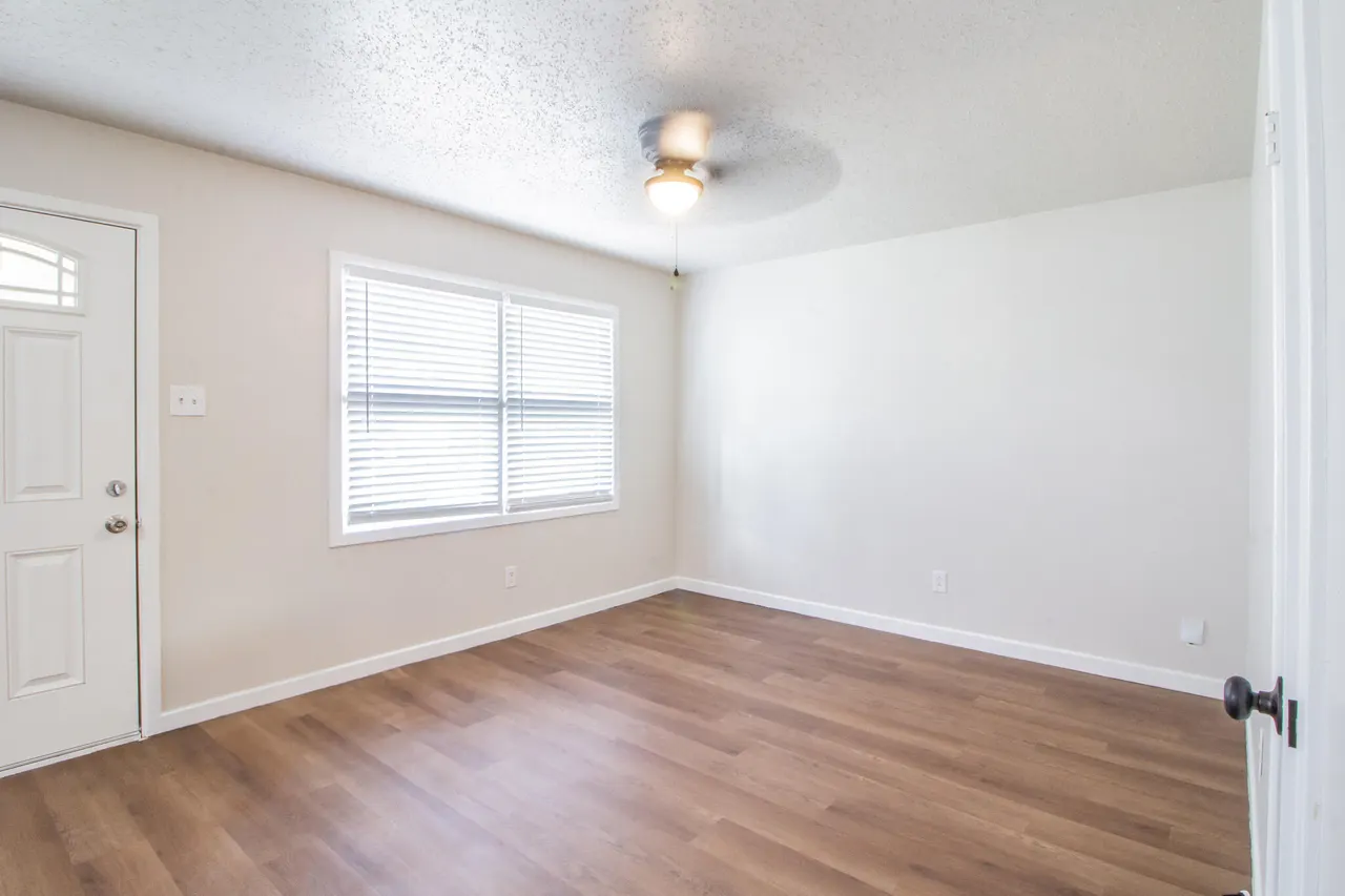 Photo 5 — 5105 39th Street, Lubbock, TX 79414