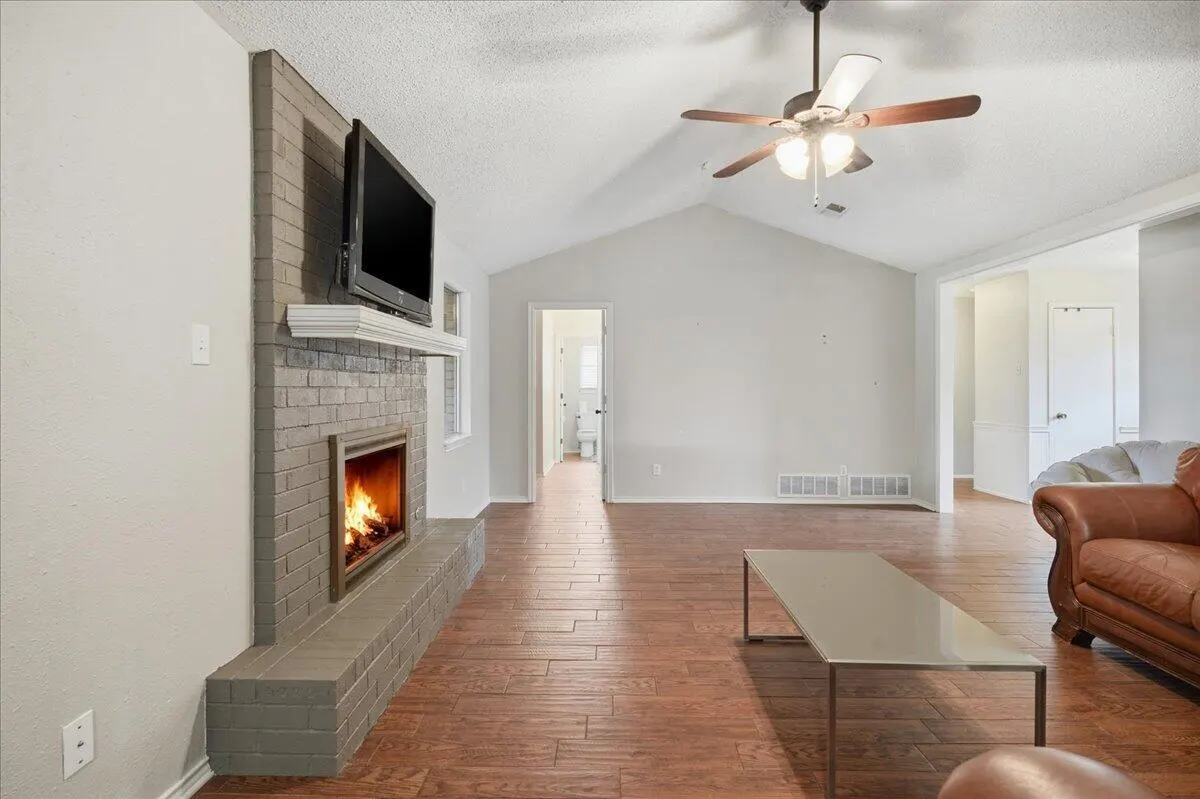 Photo 8 — 4322 55th Street, Lubbock, TX 79413