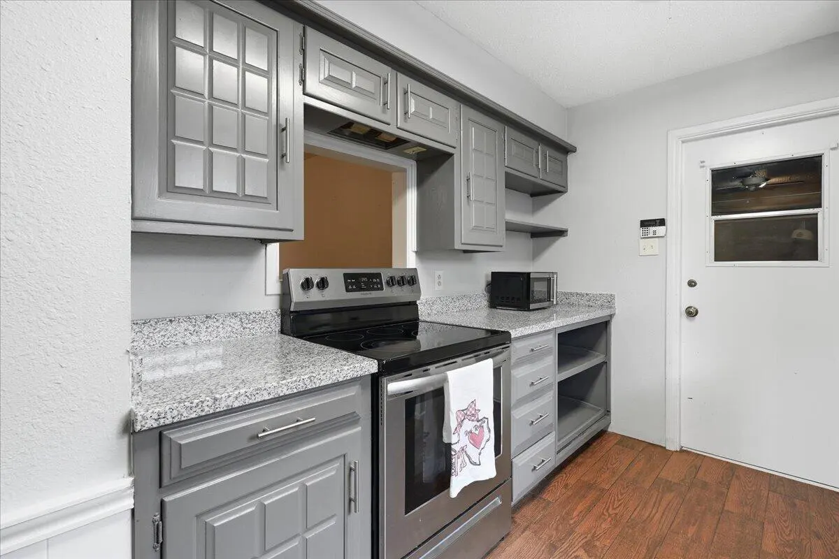 Photo 10 — 4322 55th Street, Lubbock, TX 79413
