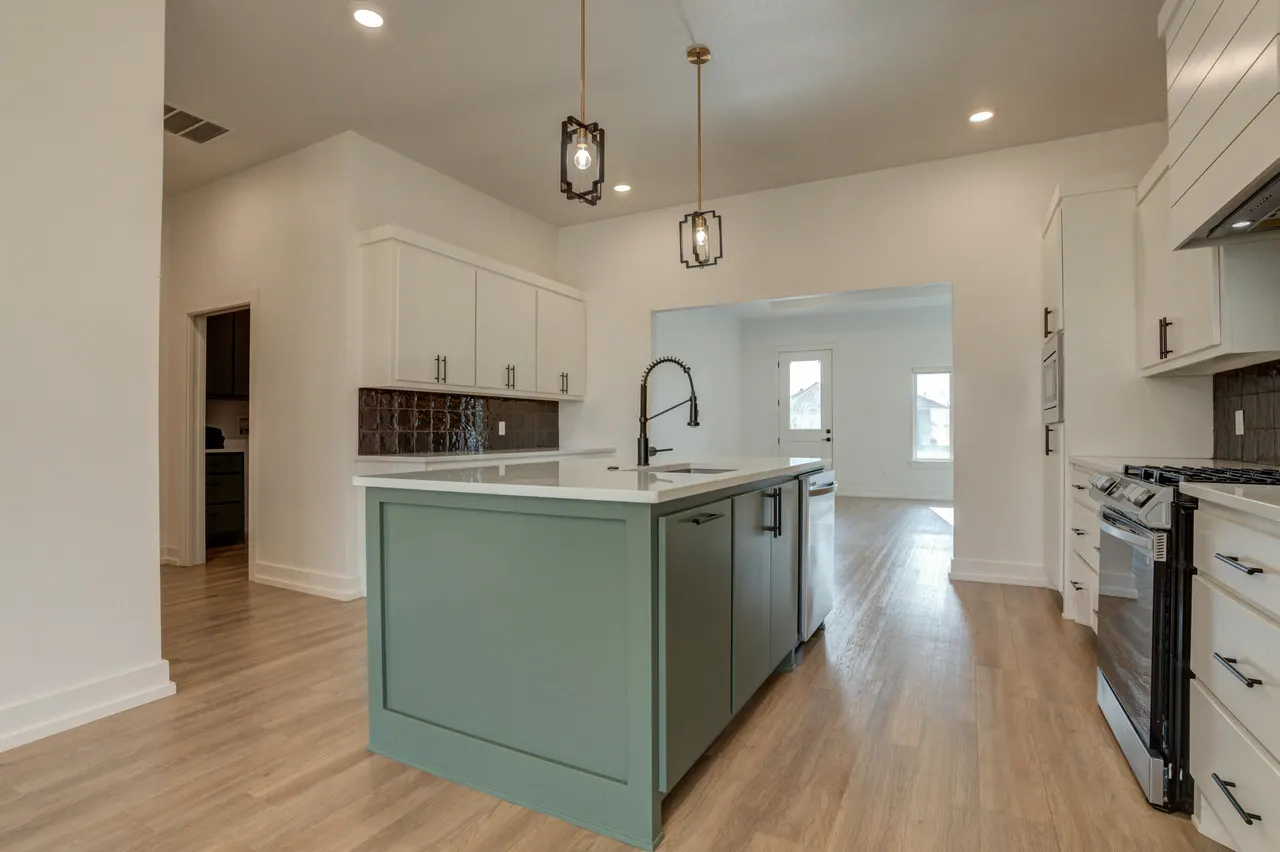 Photo 17 — 1011 N Grover Avenue, Lubbock, TX 79416