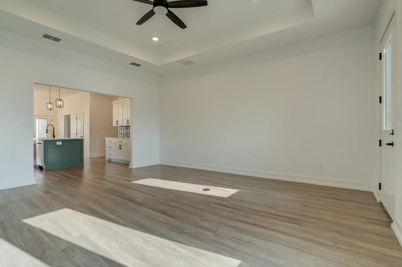 Photo 11 — 1011 N Grover Avenue, Lubbock, TX 79416