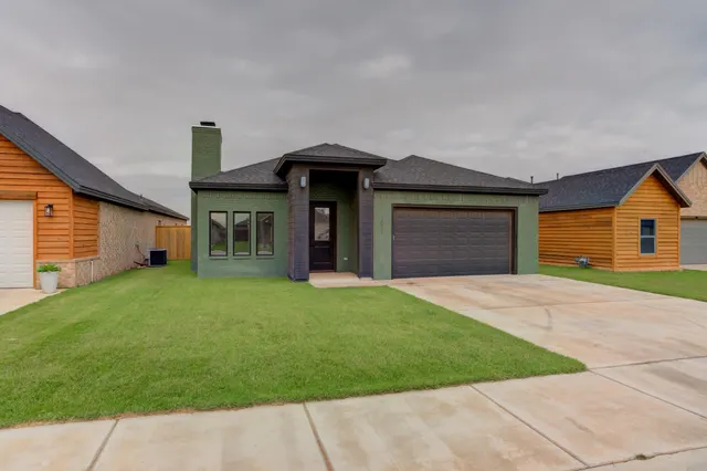 Photo 2 — 1011 N Grover Avenue, Lubbock, TX 79416