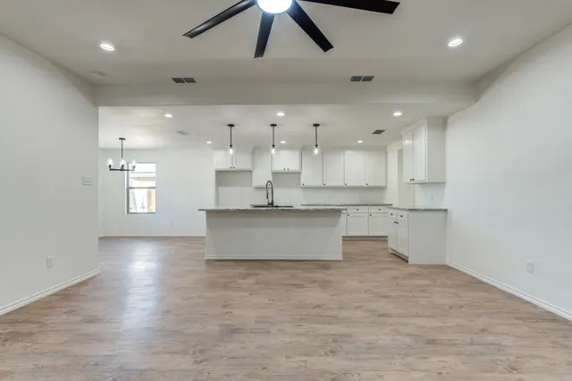 Photo 6 — 901 E Fordham Street, Lubbock, TX 79403