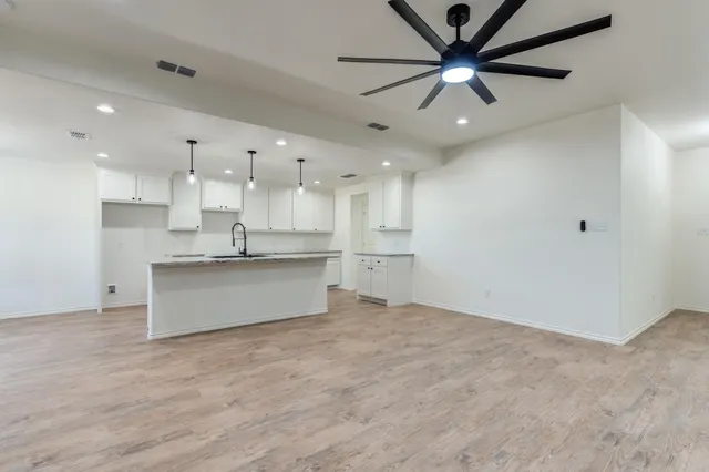 Photo 7 — 901 E Fordham Street, Lubbock, TX 79403