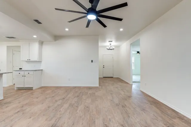 Photo 8 — 901 E Fordham Street, Lubbock, TX 79403