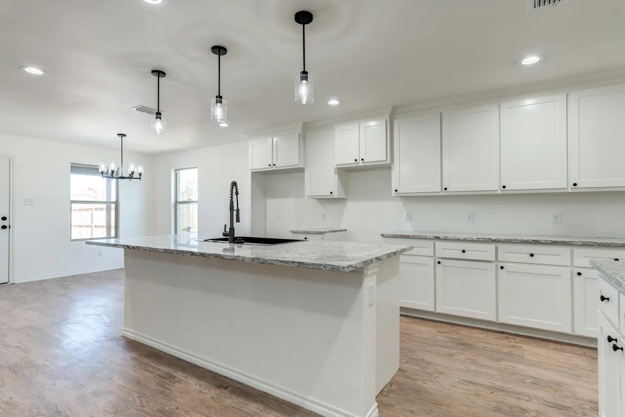 Photo 12 — 901 E Fordham Street, Lubbock, TX 79403